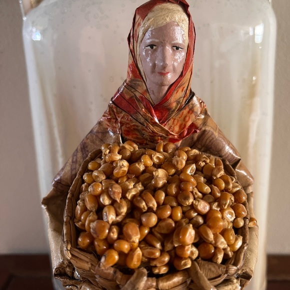 Paper mache “Papel maché”  corn vendor  figure Acapulco Artisan’s Market, Mexico - Picture 3 of 8
